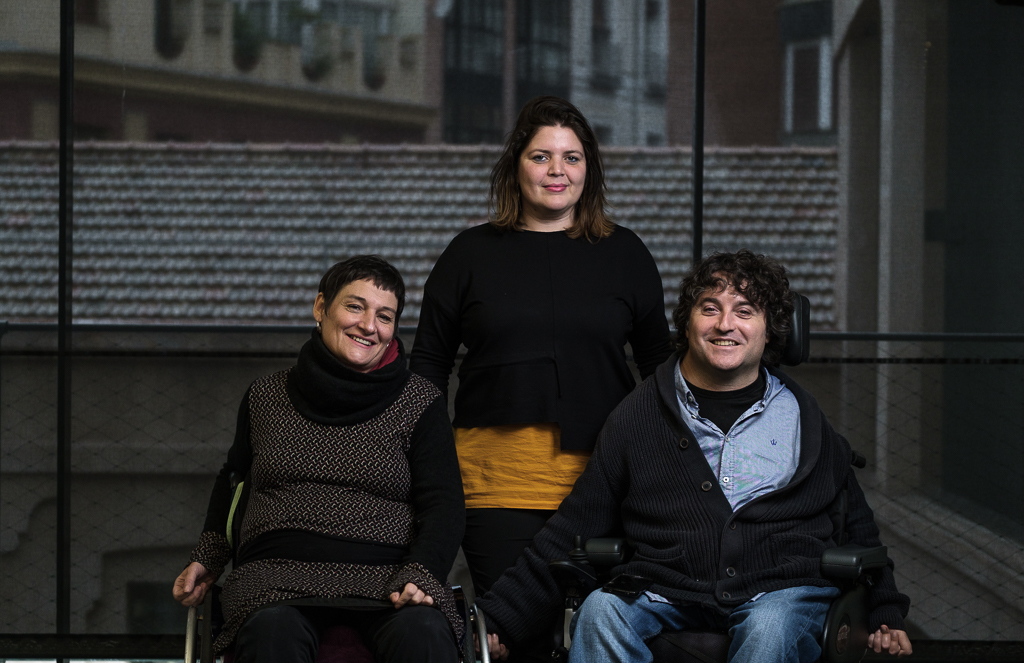 Veronica Valentini junto a sus comitentes, en la presentación del proyecto en Medialab en 2018.