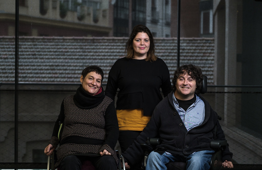 Vero Valentini en el centro, junto a los comitentes de Diversorium, María Oliver y Antonio Centeno. 